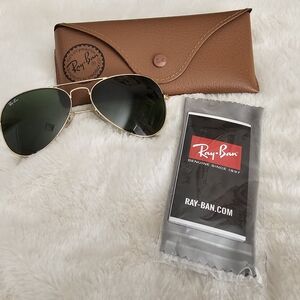 Ray-Ban Aviator Sunglasses with Case